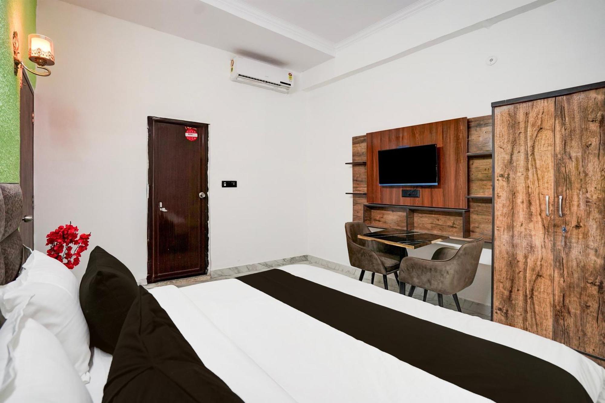 Collection O Shandilya Grand Residency Грейтър Нойда Екстериор снимка