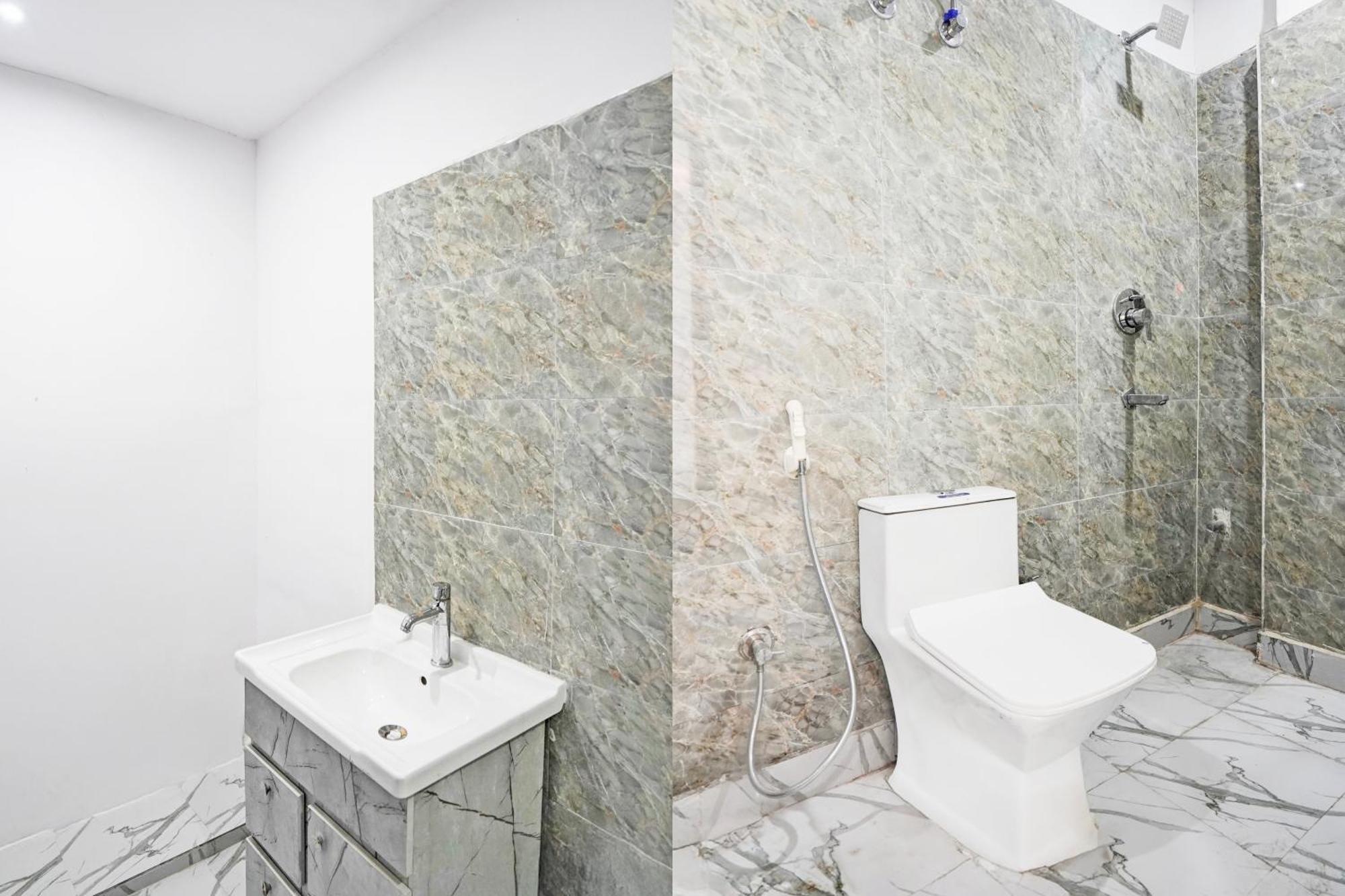 Collection O Shandilya Grand Residency Грейтър Нойда Екстериор снимка