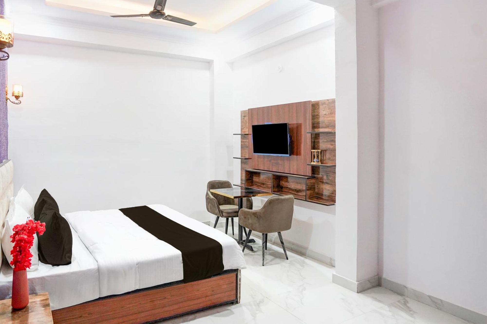 Collection O Shandilya Grand Residency Грейтър Нойда Екстериор снимка