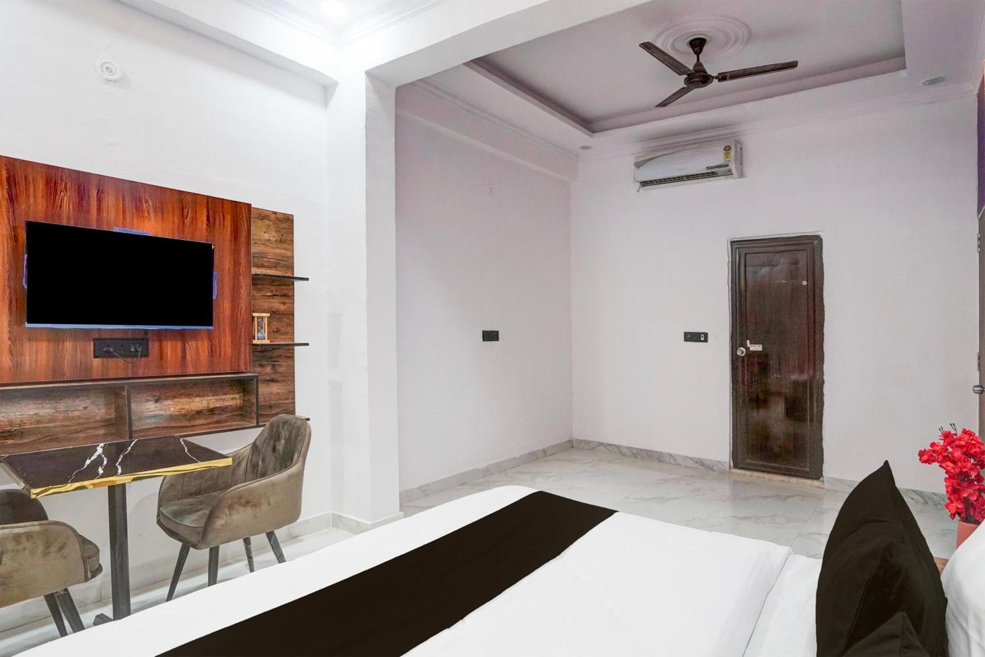 Collection O Shandilya Grand Residency Грейтър Нойда Екстериор снимка